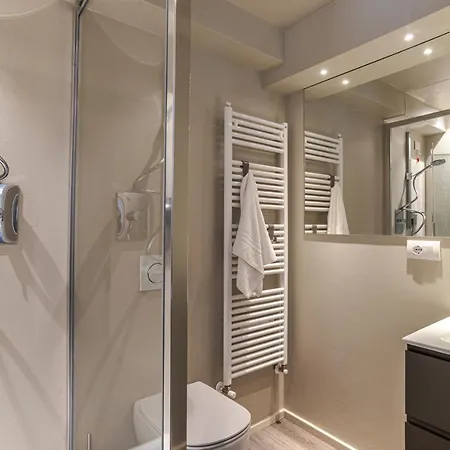 Brunate - By Myhomeincomo *