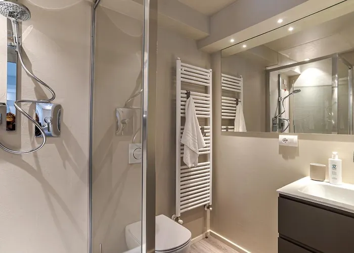 Brunate - By Myhomeincomo *