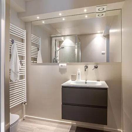 アパート Brunate - By Myhomeincomo *